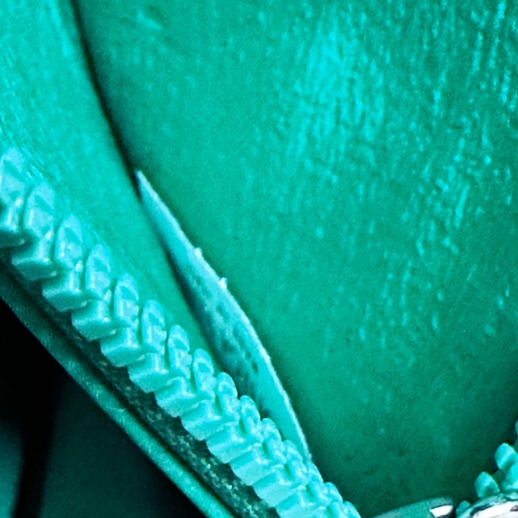 BOTTEGA VENETA Intreccio Rubber Silicone Zip Around Long Wallet - Picture 13 of 15